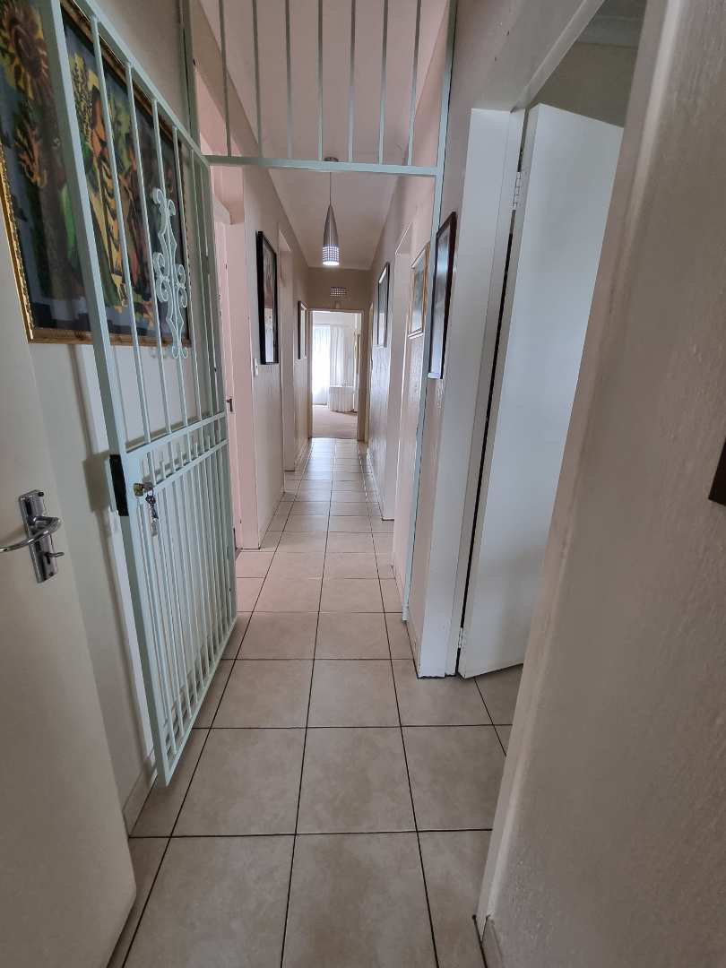 4 Bedroom Property for Sale in Verwoerdpark Gauteng