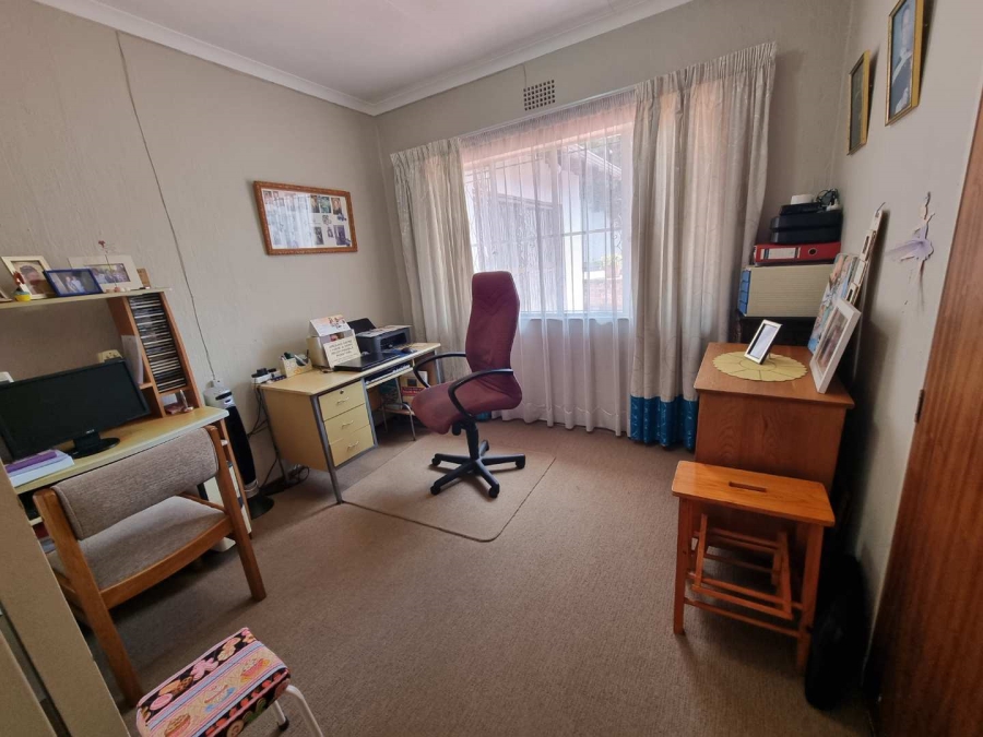 4 Bedroom Property for Sale in Verwoerdpark Gauteng