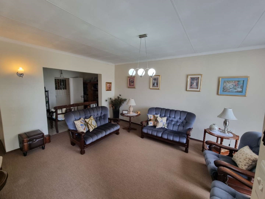 4 Bedroom Property for Sale in Verwoerdpark Gauteng