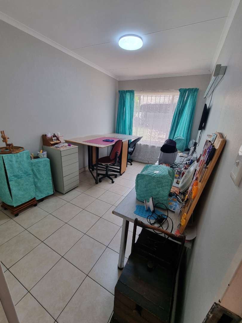 4 Bedroom Property for Sale in Verwoerdpark Gauteng