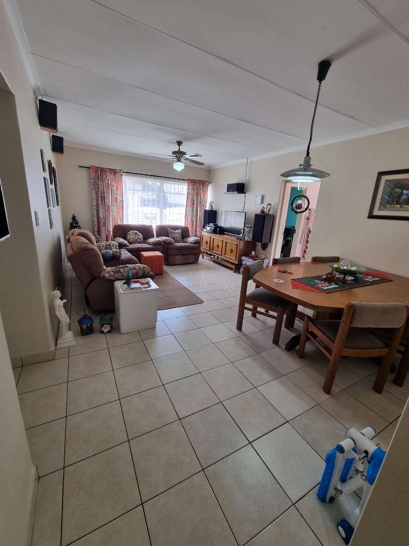 4 Bedroom Property for Sale in Verwoerdpark Gauteng