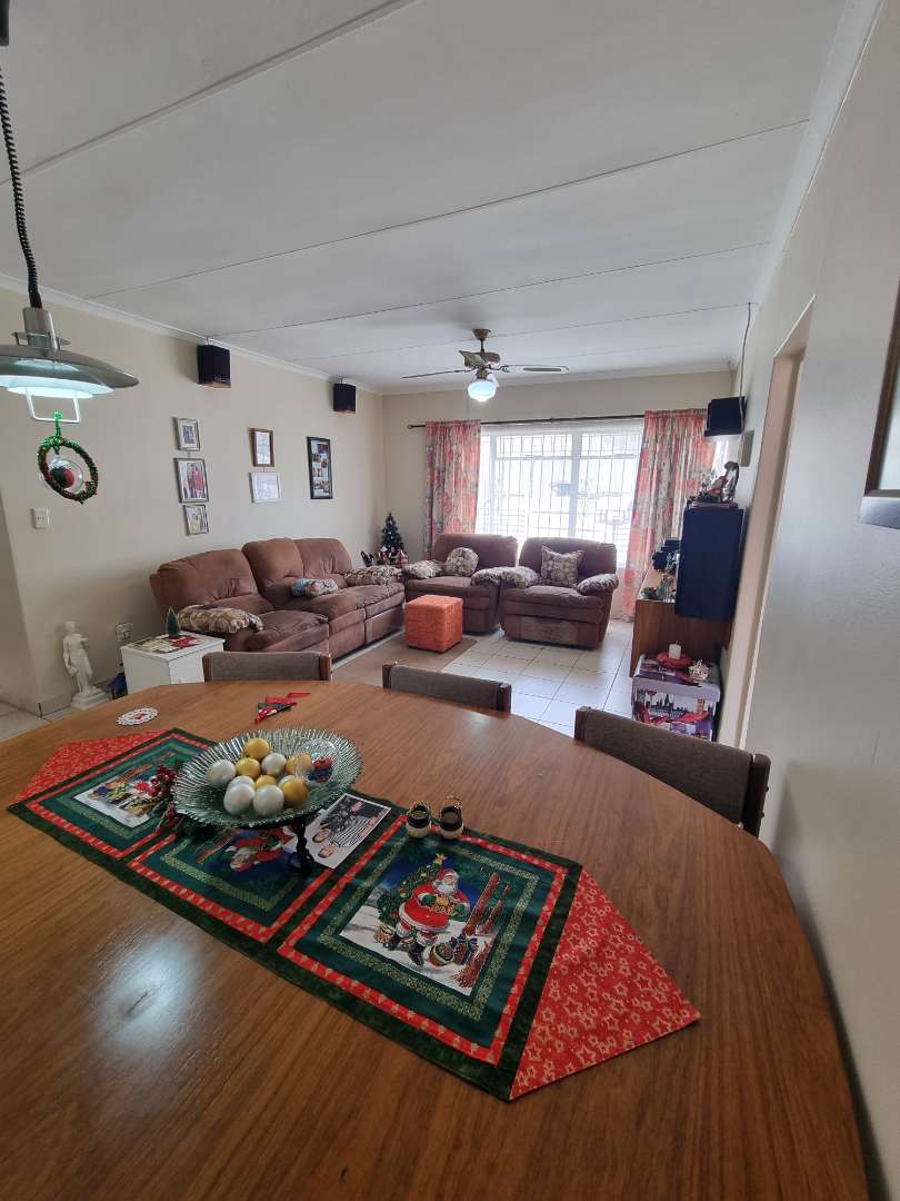 4 Bedroom Property for Sale in Verwoerdpark Gauteng