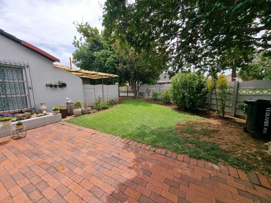 4 Bedroom Property for Sale in Verwoerdpark Gauteng