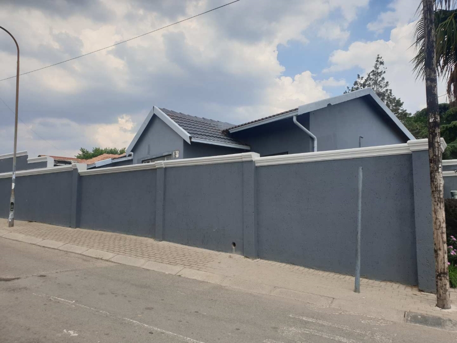 4 Bedroom Property for Sale in Diepkloof Gauteng