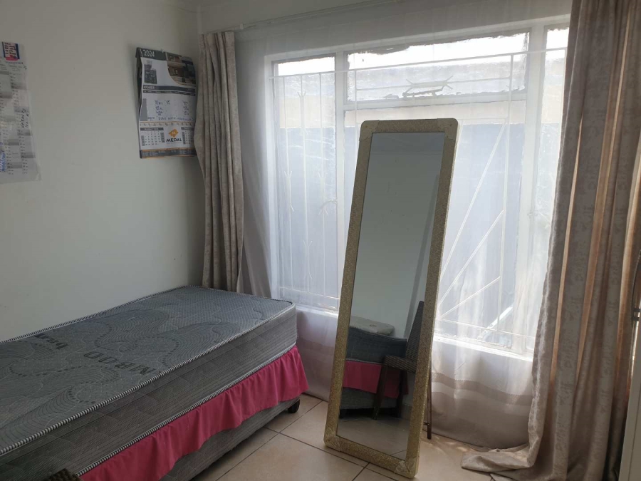 4 Bedroom Property for Sale in Diepkloof Gauteng