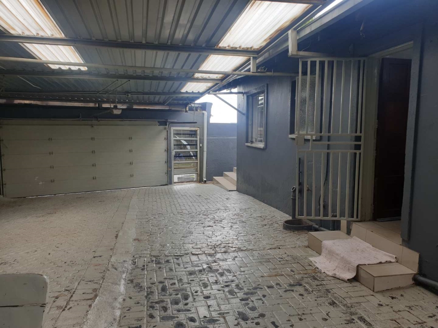 4 Bedroom Property for Sale in Diepkloof Gauteng