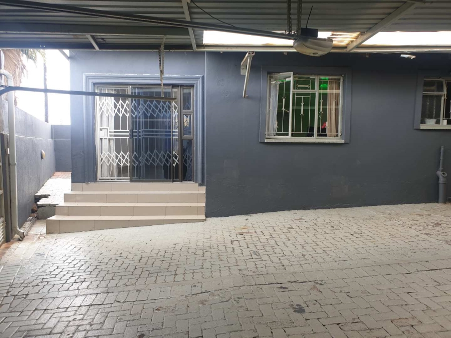 4 Bedroom Property for Sale in Diepkloof Gauteng