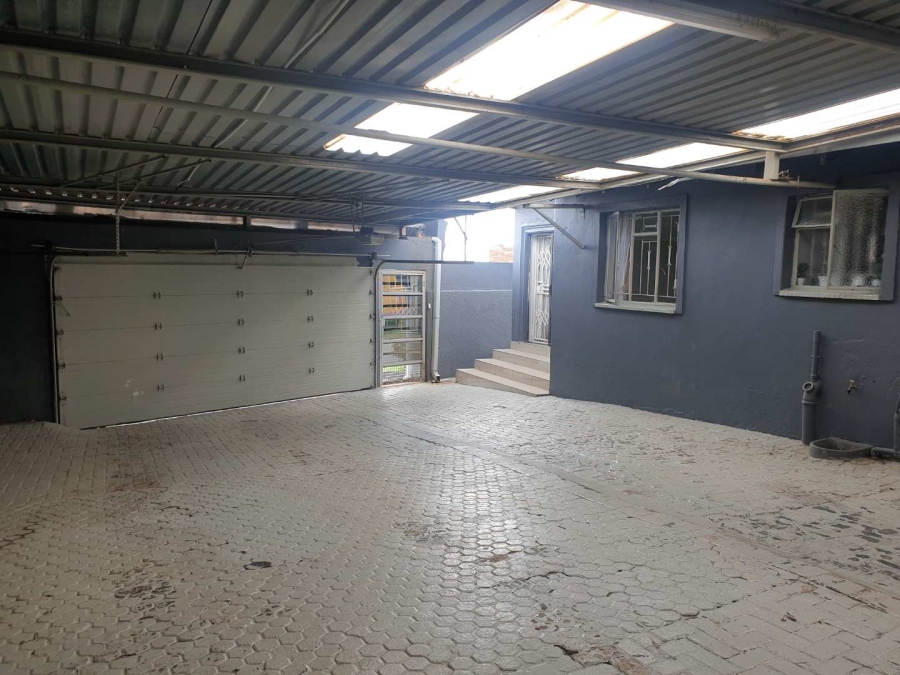 4 Bedroom Property for Sale in Diepkloof Gauteng