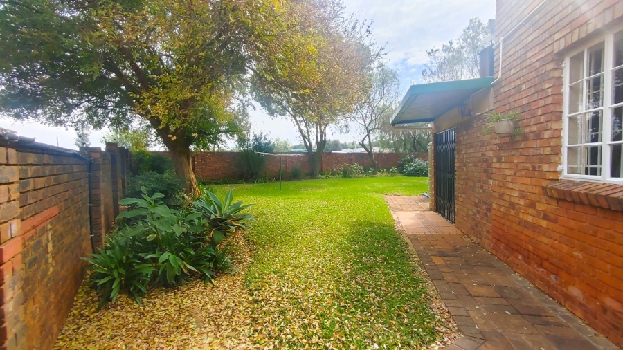 3 Bedroom Property for Sale in Zwartkop Gauteng