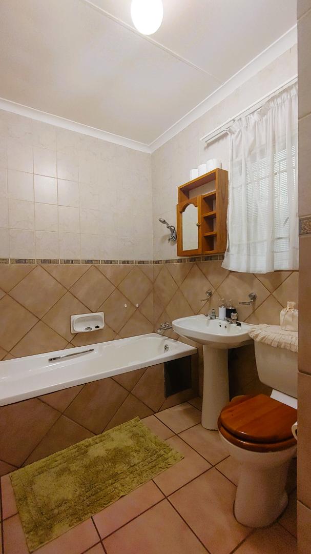 3 Bedroom Property for Sale in Zwartkop Gauteng