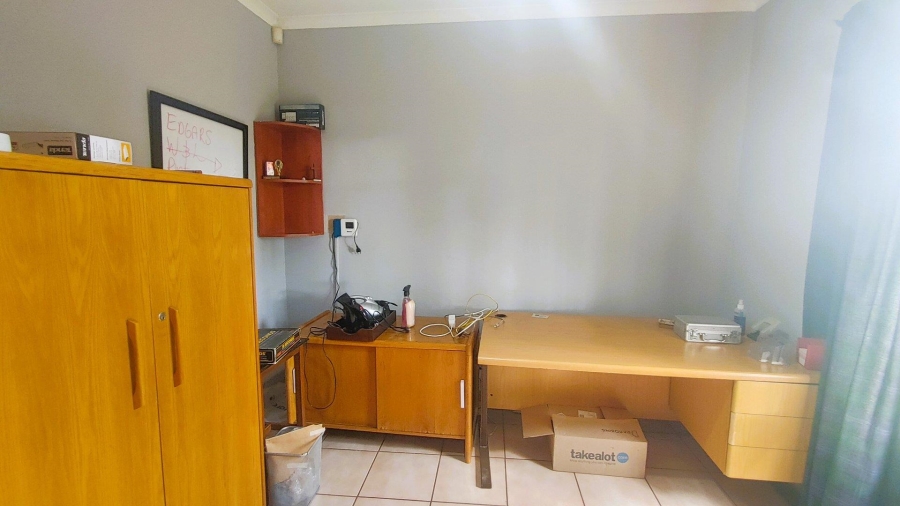 3 Bedroom Property for Sale in Zwartkop Gauteng