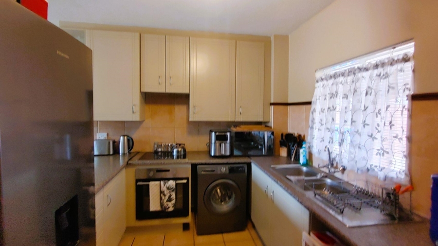 2 Bedroom Property for Sale in Mooikloof Gauteng