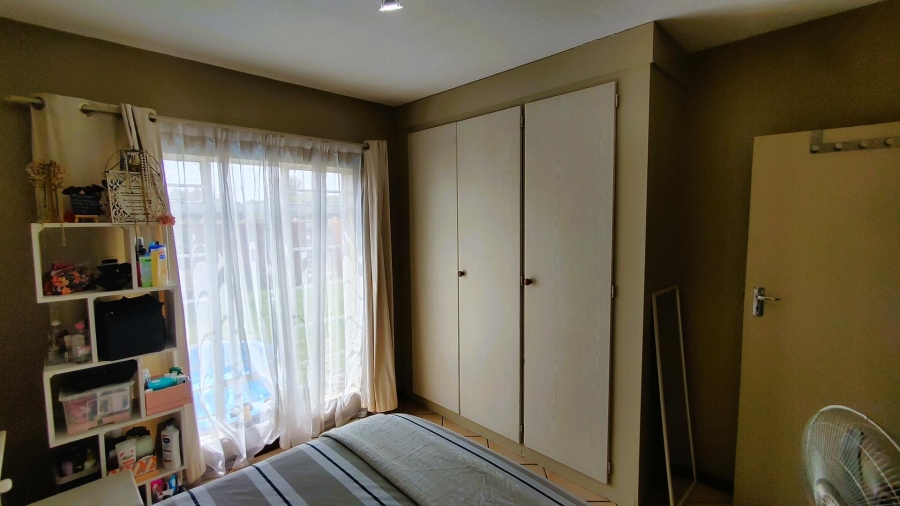 2 Bedroom Property for Sale in Mooikloof Gauteng