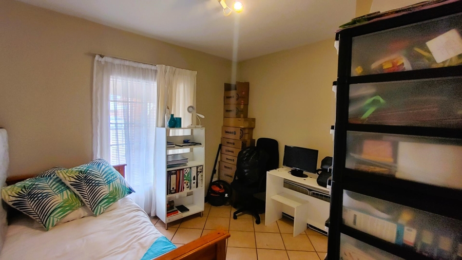 2 Bedroom Property for Sale in Mooikloof Gauteng