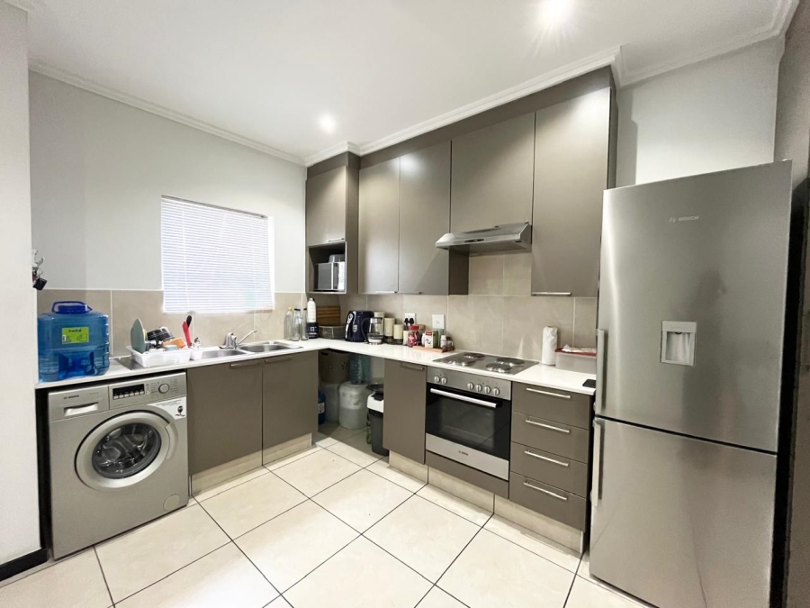 2 Bedroom Property for Sale in Barbeque Downs Gauteng