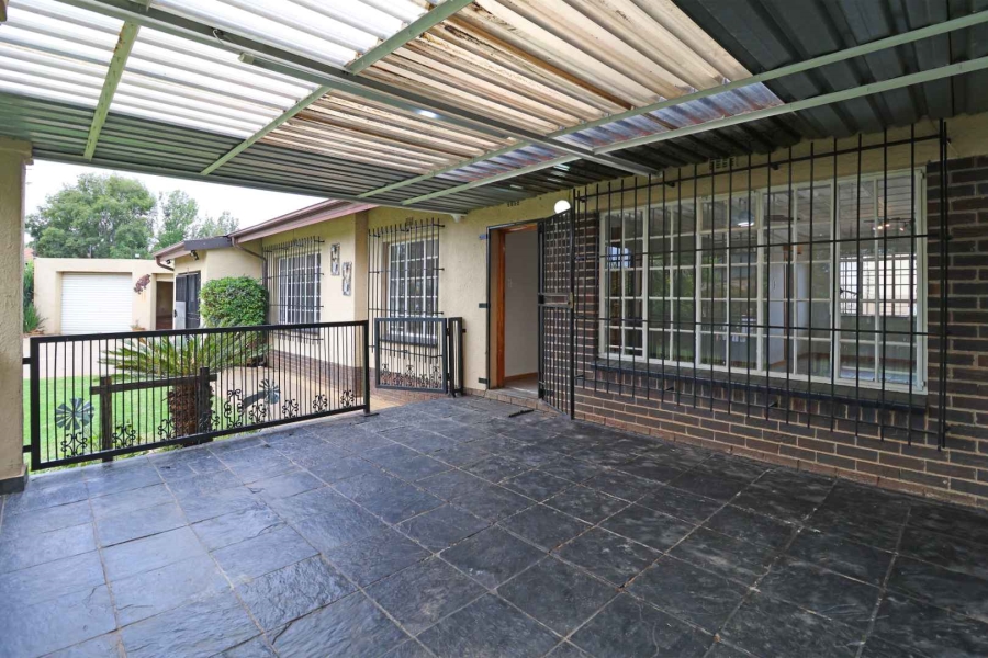 4 Bedroom Property for Sale in Allen Grove Gauteng