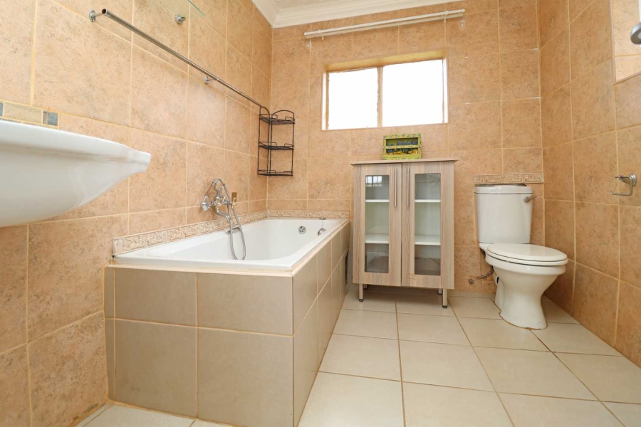 4 Bedroom Property for Sale in Allen Grove Gauteng