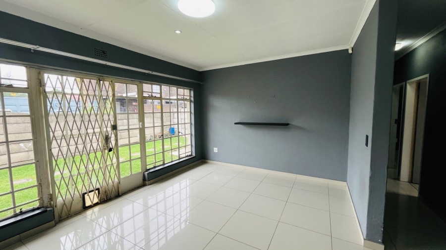 2 Bedroom Property for Sale in Lilianton Gauteng