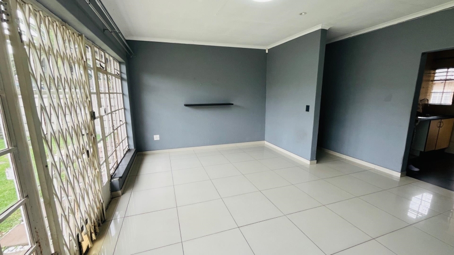 2 Bedroom Property for Sale in Lilianton Gauteng