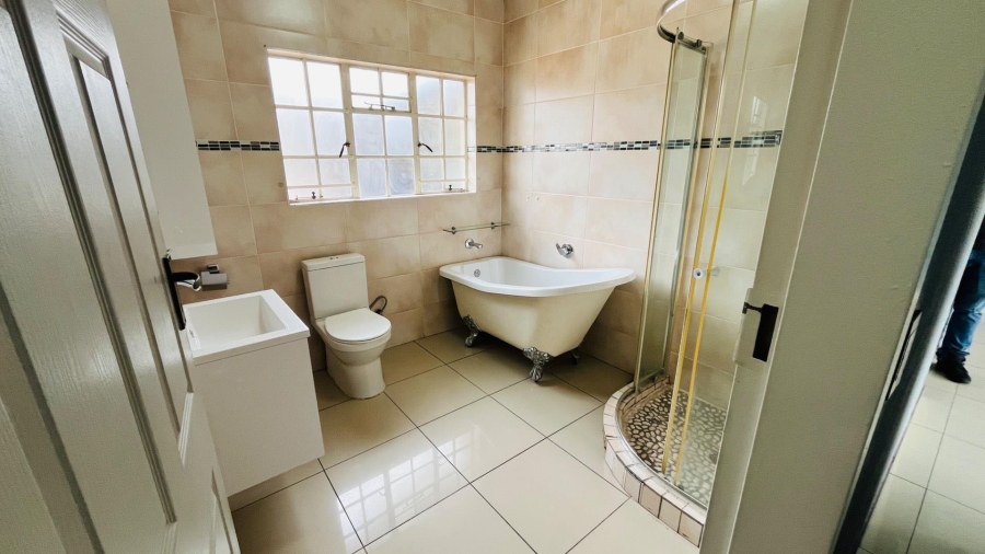 2 Bedroom Property for Sale in Lilianton Gauteng