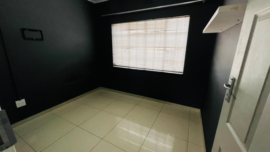 2 Bedroom Property for Sale in Lilianton Gauteng