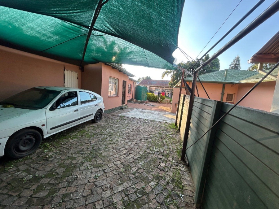 5 Bedroom Property for Sale in Pretoria Gardens Gauteng