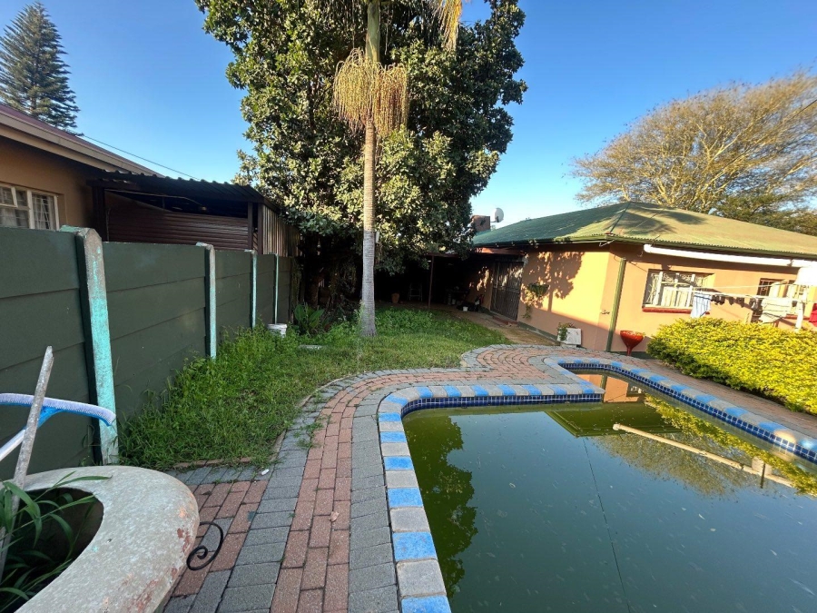 5 Bedroom Property for Sale in Pretoria Gardens Gauteng