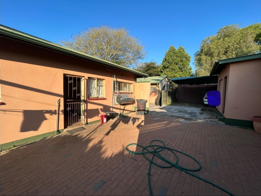 5 Bedroom Property for Sale in Pretoria Gardens Gauteng
