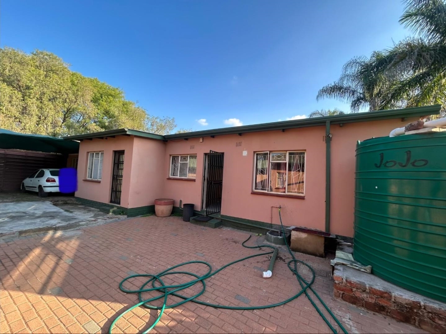 5 Bedroom Property for Sale in Pretoria Gardens Gauteng
