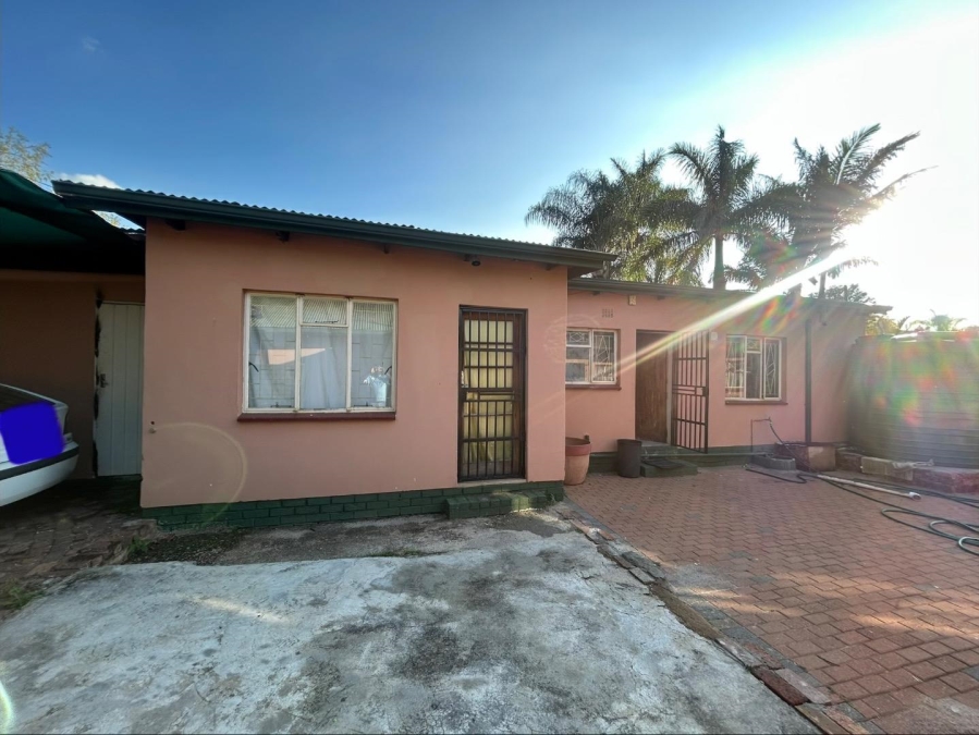 5 Bedroom Property for Sale in Pretoria Gardens Gauteng