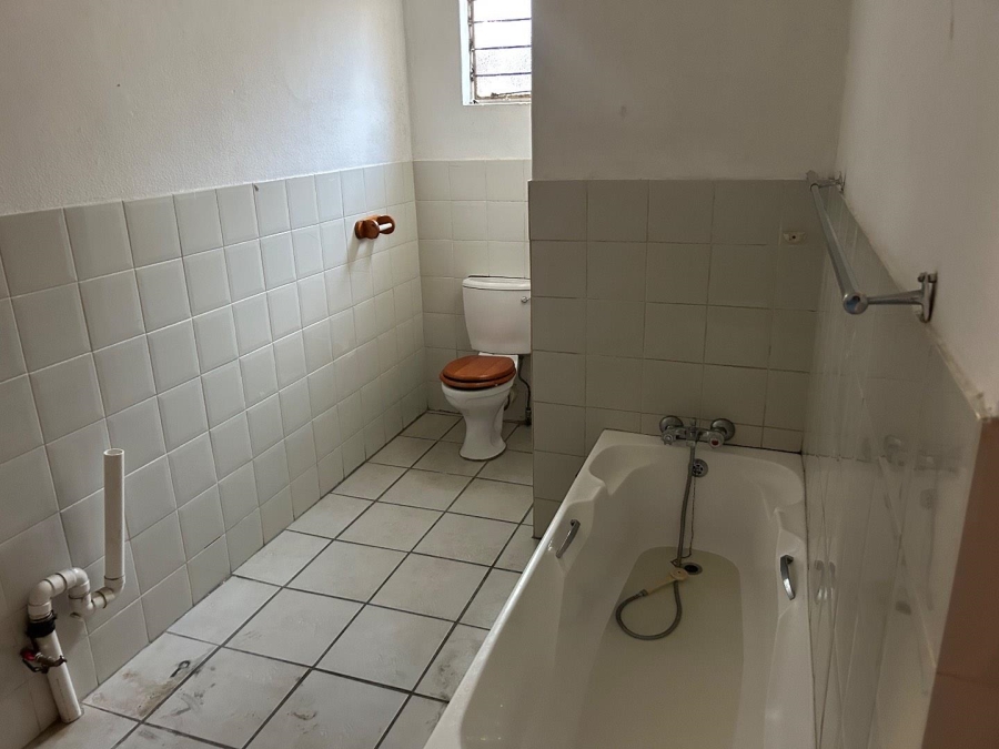 5 Bedroom Property for Sale in Pretoria Gardens Gauteng