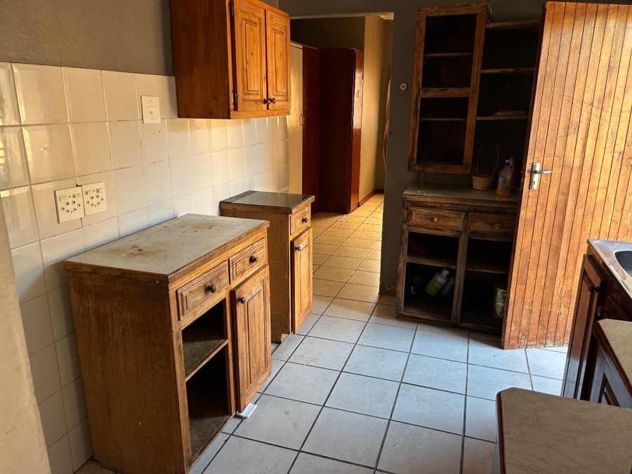 5 Bedroom Property for Sale in Pretoria Gardens Gauteng