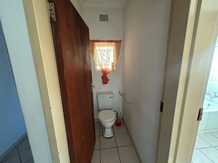 5 Bedroom Property for Sale in Pretoria Gardens Gauteng