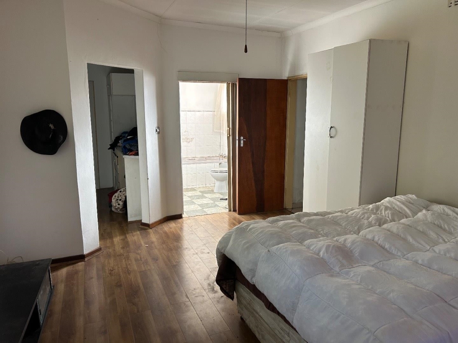 5 Bedroom Property for Sale in Pretoria Gardens Gauteng