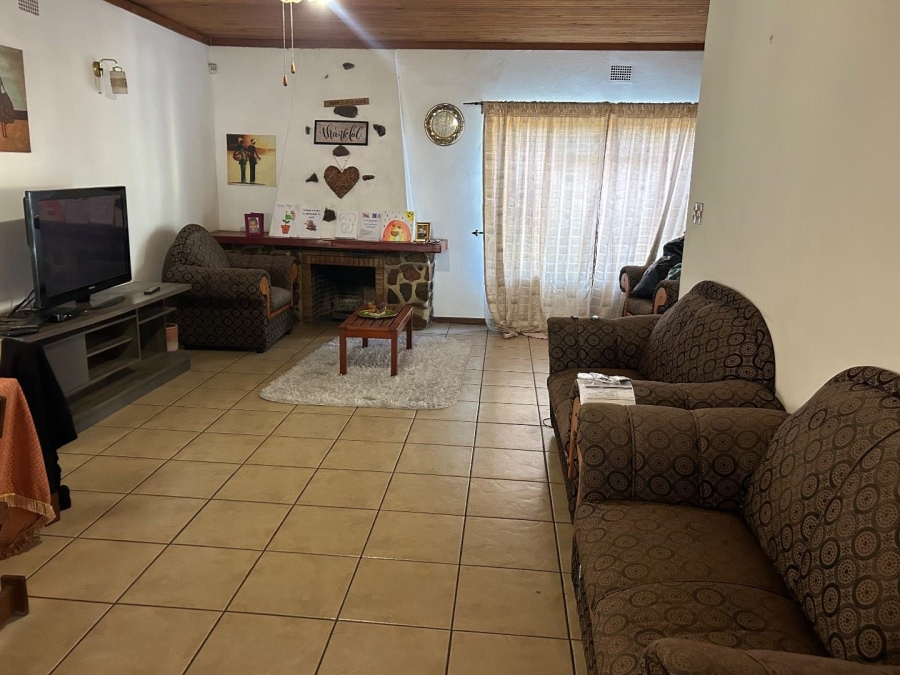 5 Bedroom Property for Sale in Pretoria Gardens Gauteng