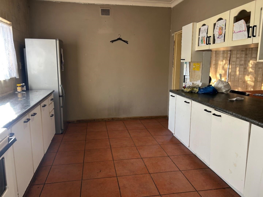 5 Bedroom Property for Sale in Pretoria Gardens Gauteng