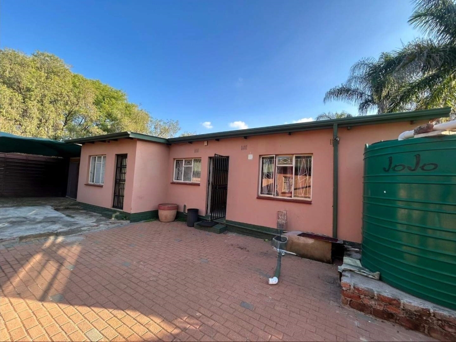 5 Bedroom Property for Sale in Pretoria Gardens Gauteng