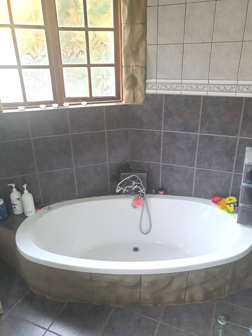 2 Bedroom Property for Sale in Benoni Central Gauteng