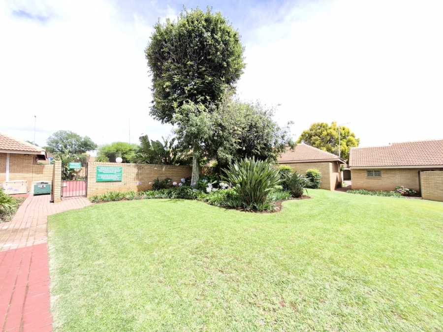 1 Bedroom Property for Sale in Equestria Gauteng