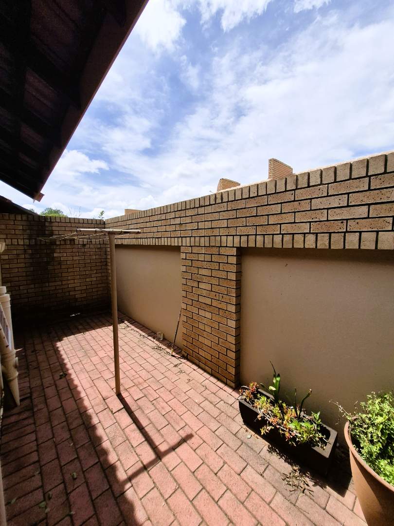 1 Bedroom Property for Sale in Equestria Gauteng