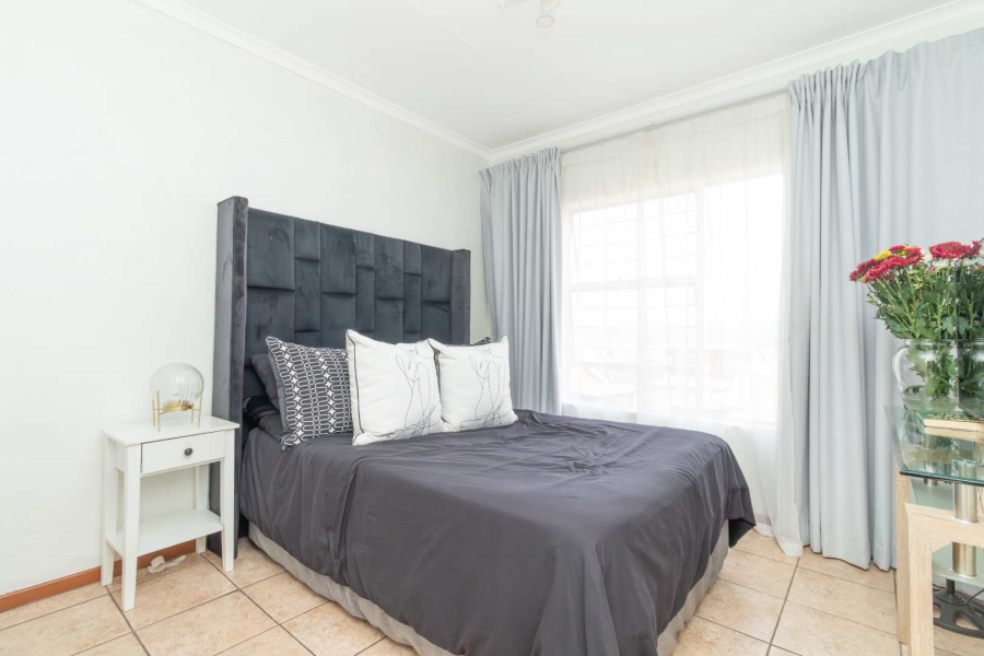 2 Bedroom Property for Sale in Honeypark Gauteng