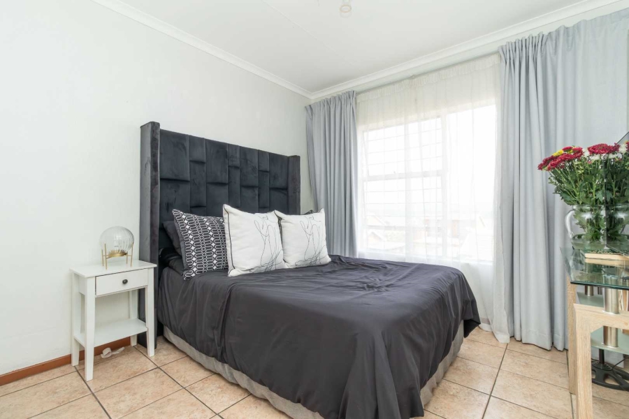 2 Bedroom Property for Sale in Honeypark Gauteng