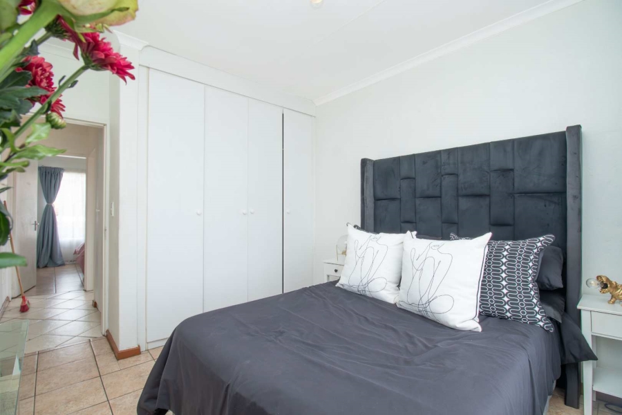 2 Bedroom Property for Sale in Honeypark Gauteng