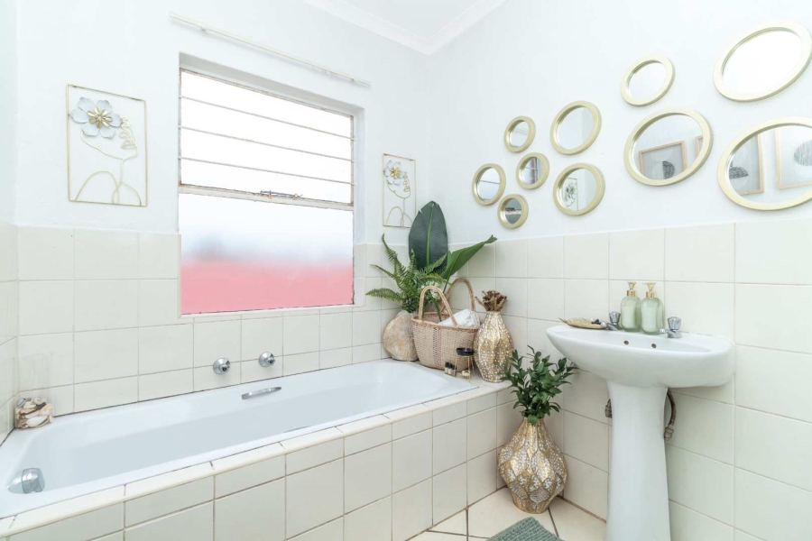 2 Bedroom Property for Sale in Honeypark Gauteng