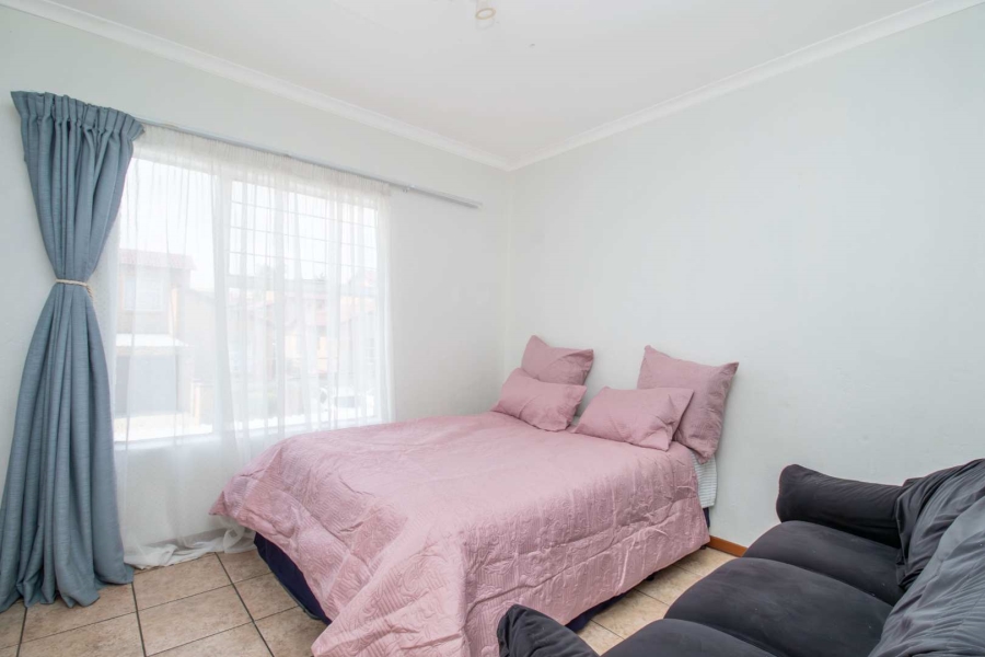 2 Bedroom Property for Sale in Honeypark Gauteng