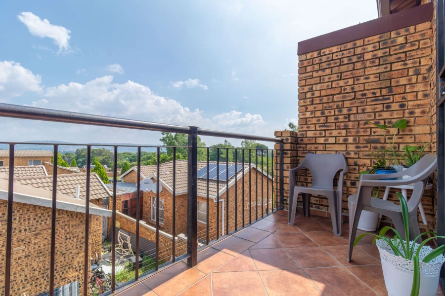 2 Bedroom Property for Sale in Honeypark Gauteng