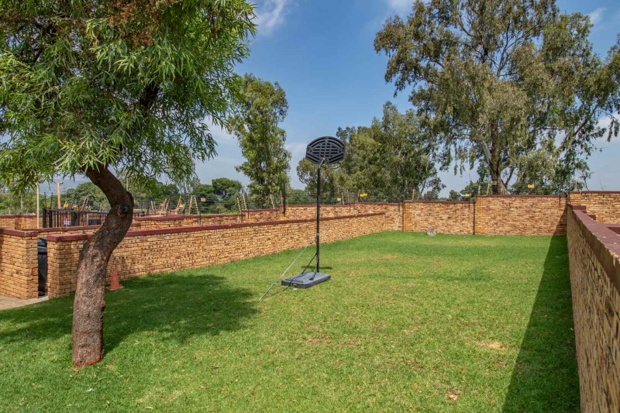 2 Bedroom Property for Sale in Honeydew Gauteng