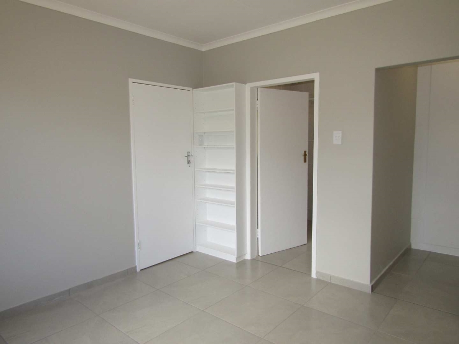 1 Bedroom Property for Sale in Helderkruin Gauteng
