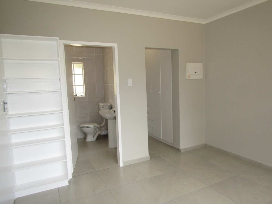 1 Bedroom Property for Sale in Helderkruin Gauteng