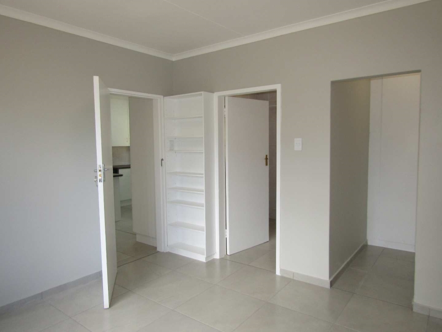 1 Bedroom Property for Sale in Helderkruin Gauteng